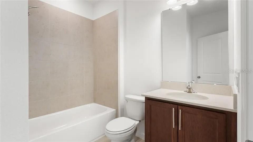 出租: $1,700 (1 贝兹, 1 浴室, 840 平方英尺)