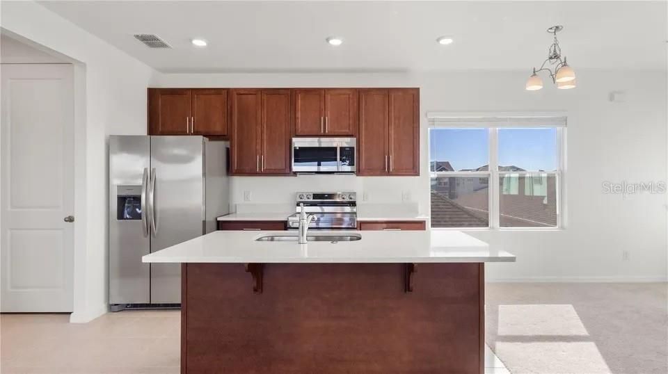 出租: $1,700 (1 贝兹, 1 浴室, 840 平方英尺)