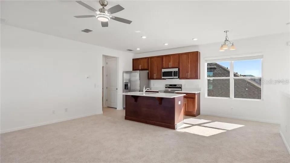 出租: $1,700 (1 贝兹, 1 浴室, 840 平方英尺)