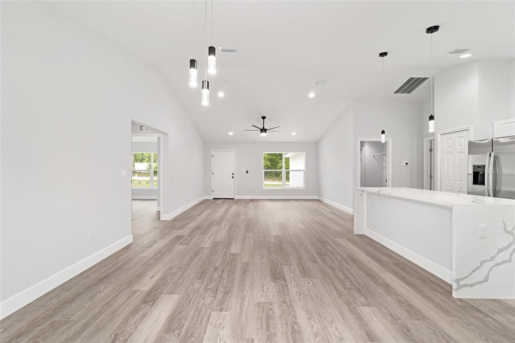 For Sale: $259,900 (3 beds, 2 baths, 1380 Square Feet)