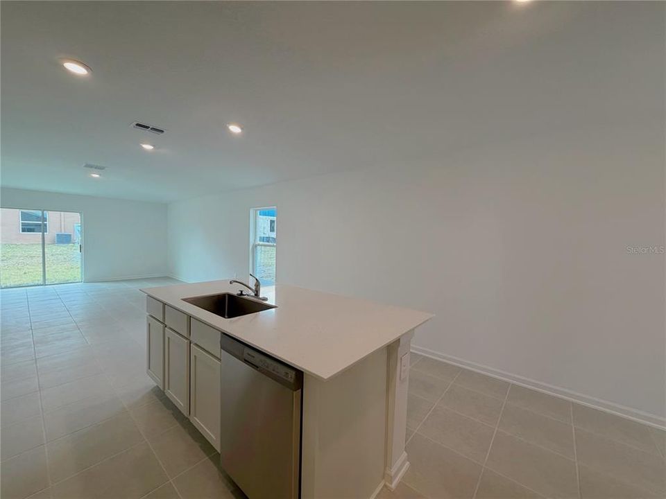 En Renta: $1,850 (3 camas, 2 baños, 1428 Pies cuadrados)