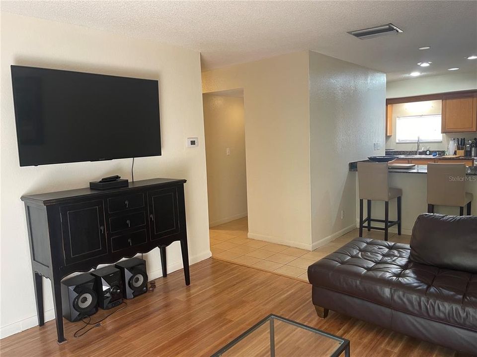 En Renta: $1,800 (2 camas, 1 baños, 1085 Pies cuadrados)