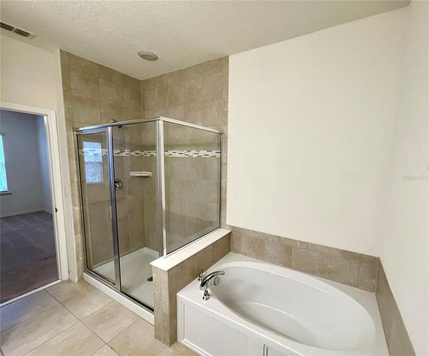 For Rent: $2,350 (3 beds, 2 baths, 1472 Square Feet)