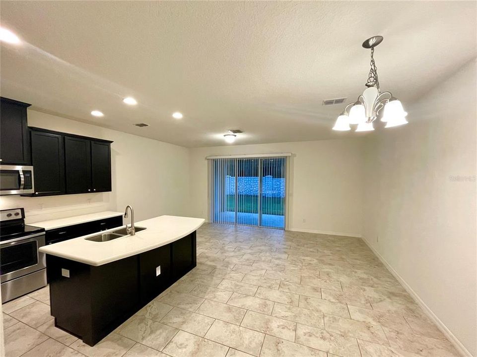 For Rent: $2,350 (3 beds, 2 baths, 1472 Square Feet)