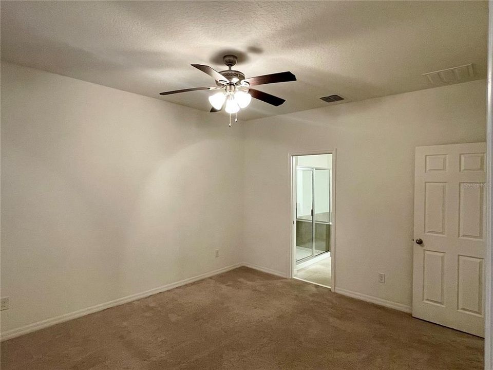 For Rent: $2,350 (3 beds, 2 baths, 1472 Square Feet)