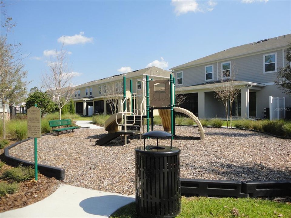 For Rent: $2,350 (3 beds, 2 baths, 1472 Square Feet)