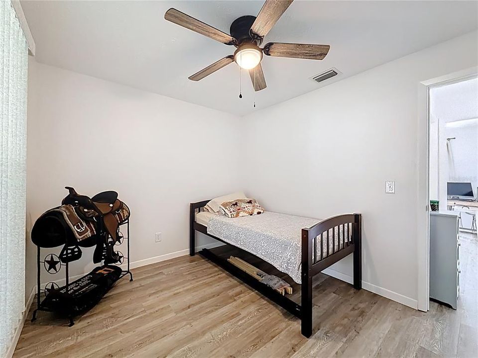 For Sale: $309,900 (3 beds, 2 baths, 1092 Square Feet)