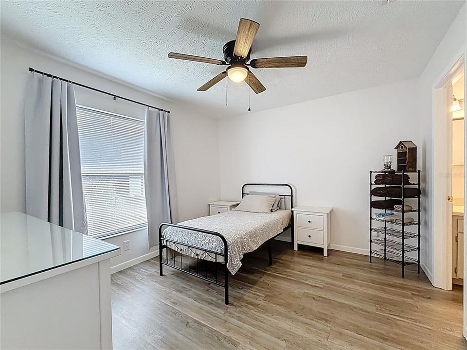 For Sale: $309,900 (3 beds, 2 baths, 1092 Square Feet)