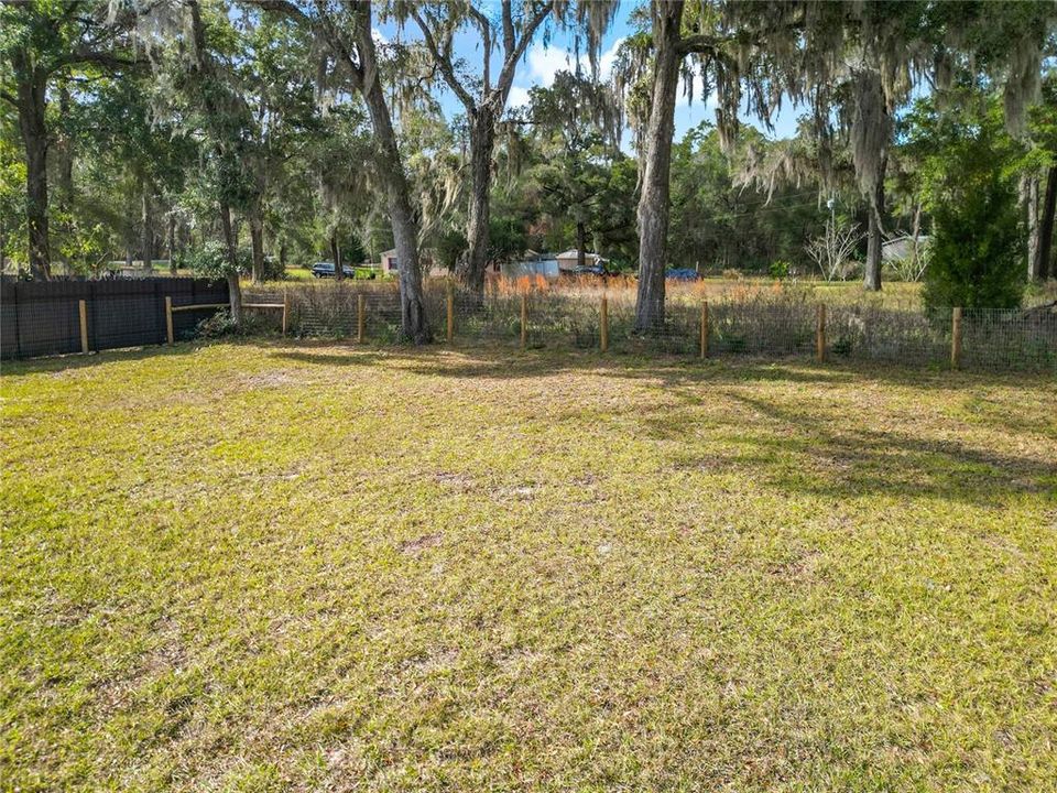 For Sale: $309,900 (3 beds, 2 baths, 1092 Square Feet)