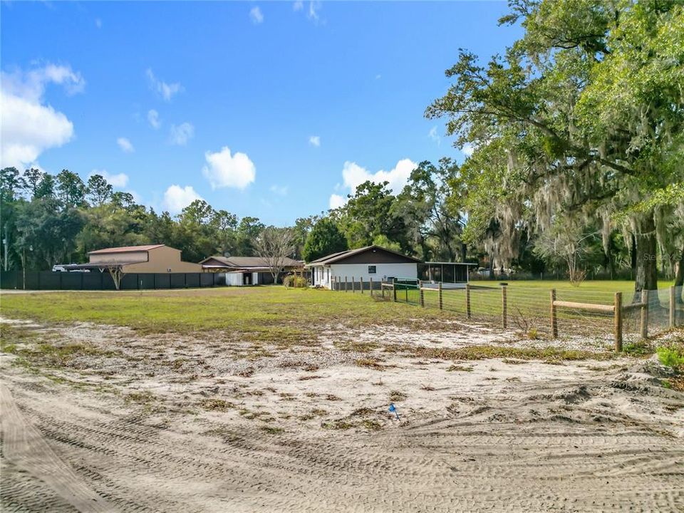 For Sale: $309,900 (3 beds, 2 baths, 1092 Square Feet)