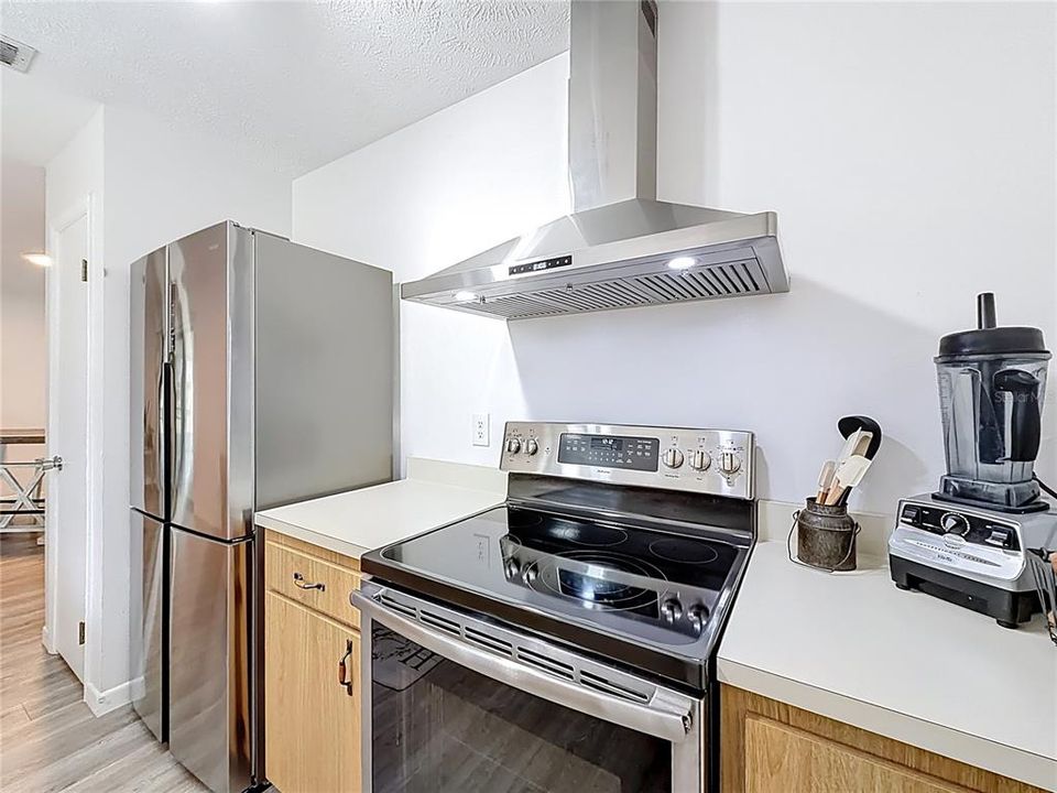 For Sale: $309,900 (3 beds, 2 baths, 1092 Square Feet)
