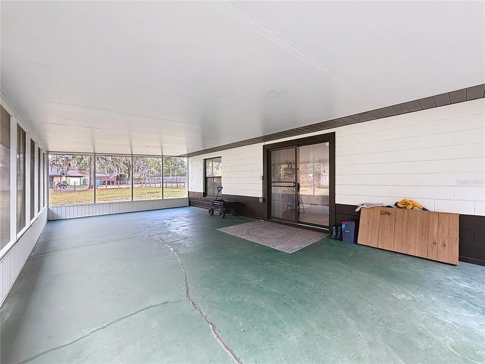 For Sale: $309,900 (3 beds, 2 baths, 1092 Square Feet)