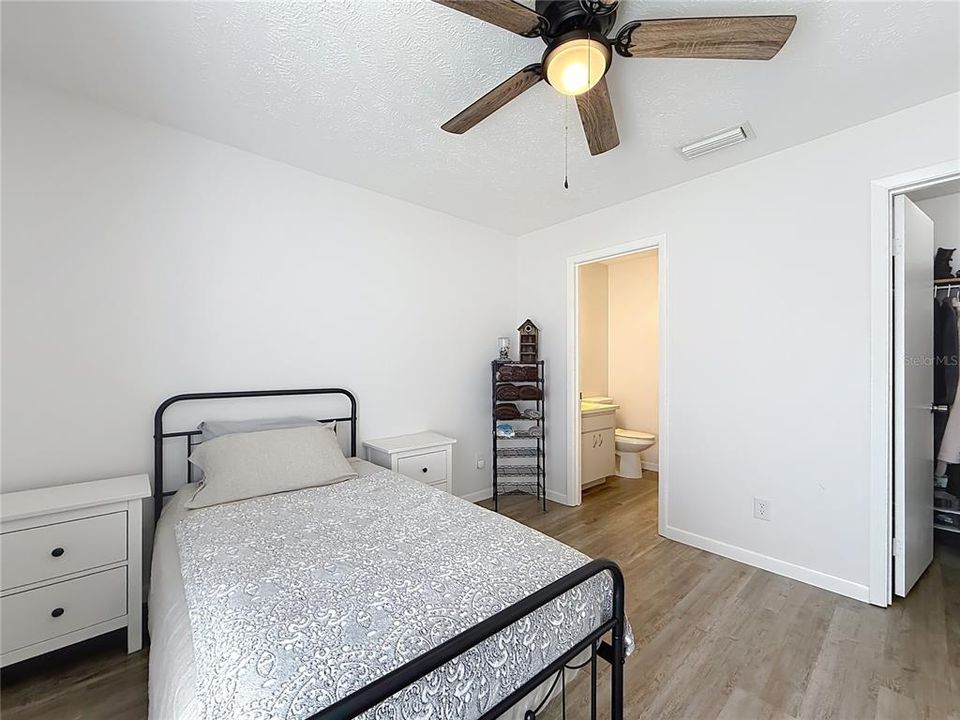 For Sale: $309,900 (3 beds, 2 baths, 1092 Square Feet)