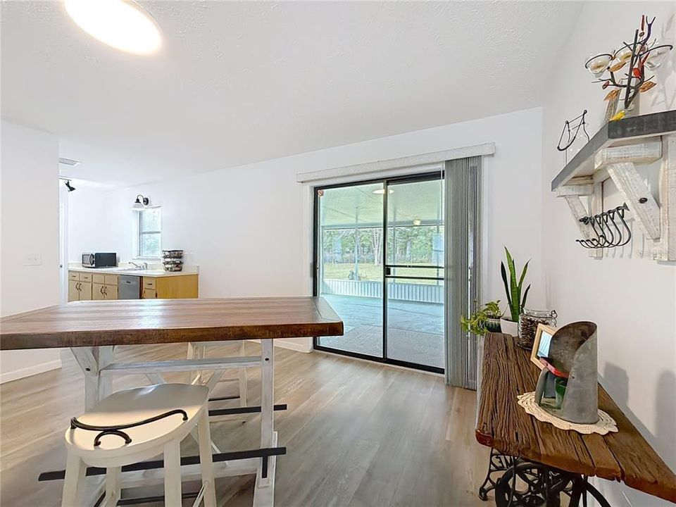 For Sale: $309,900 (3 beds, 2 baths, 1092 Square Feet)