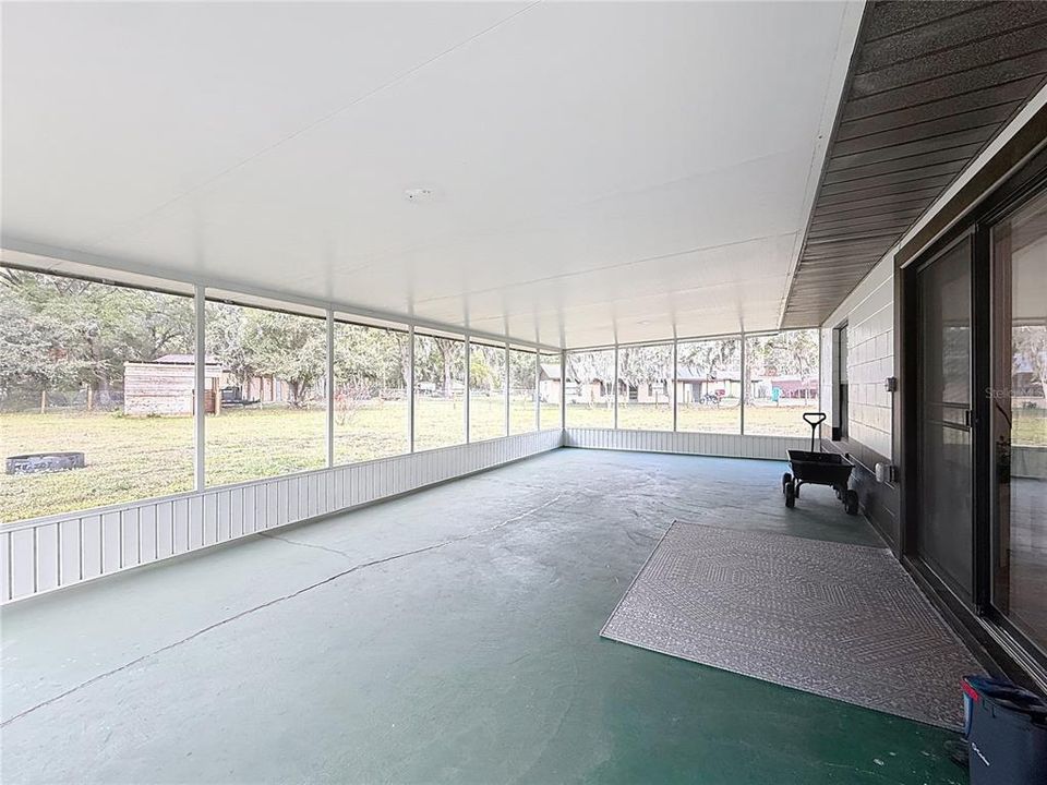 For Sale: $309,900 (3 beds, 2 baths, 1092 Square Feet)