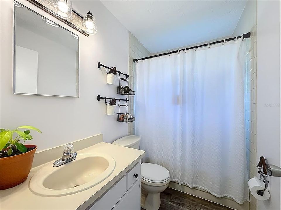 For Sale: $309,900 (3 beds, 2 baths, 1092 Square Feet)