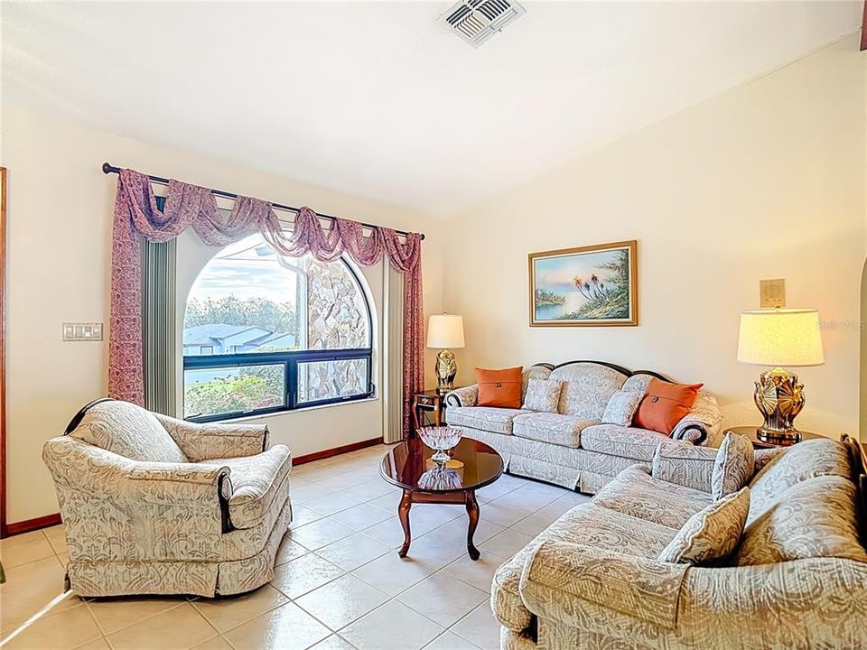 待售: $365,000 (3 贝兹, 2 浴室, 1902 平方英尺)