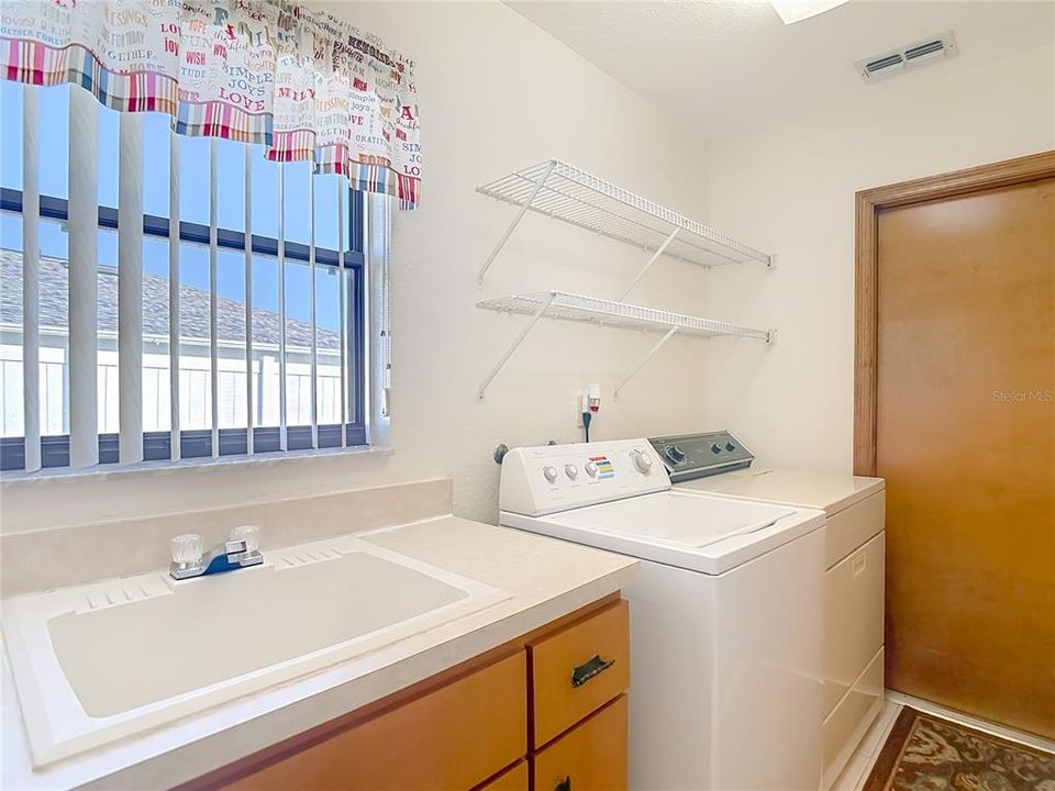 待售: $365,000 (3 贝兹, 2 浴室, 1902 平方英尺)