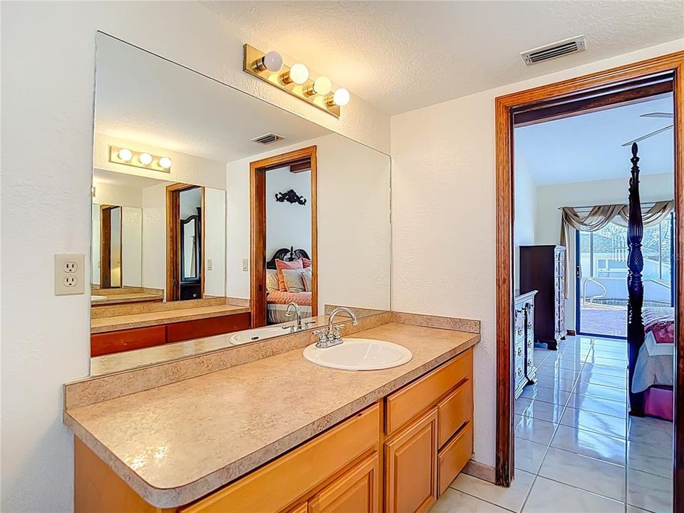 待售: $365,000 (3 贝兹, 2 浴室, 1902 平方英尺)