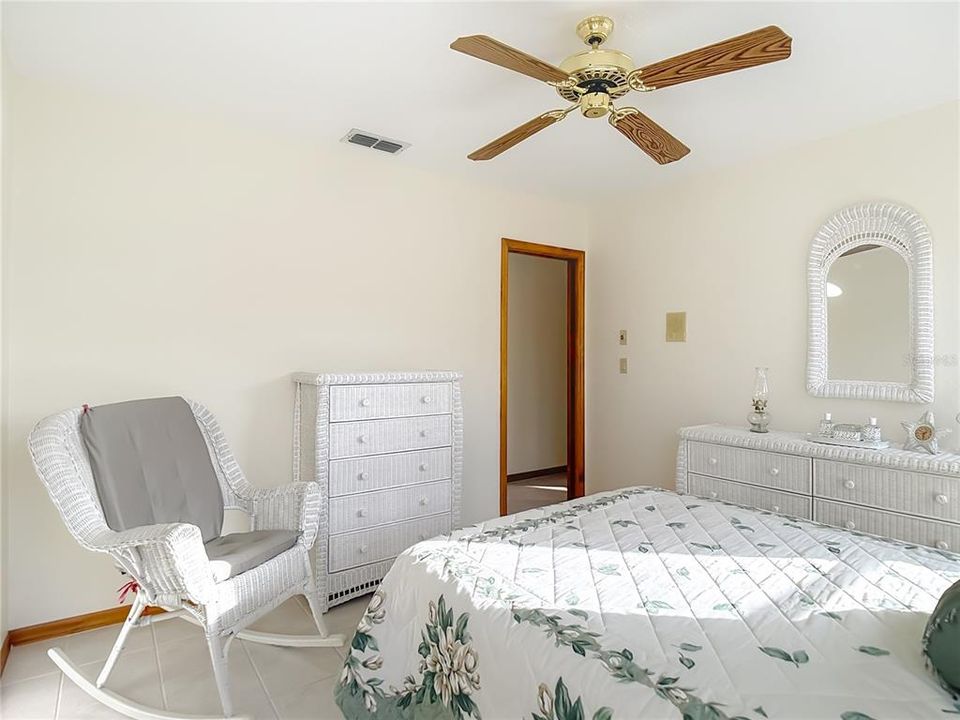 待售: $365,000 (3 贝兹, 2 浴室, 1902 平方英尺)