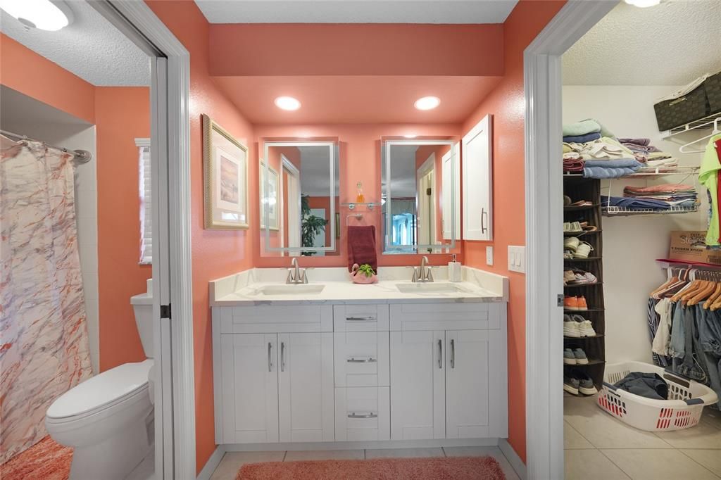 For Sale: $530,000 (2 beds, 2 baths, 1338 Square Feet)