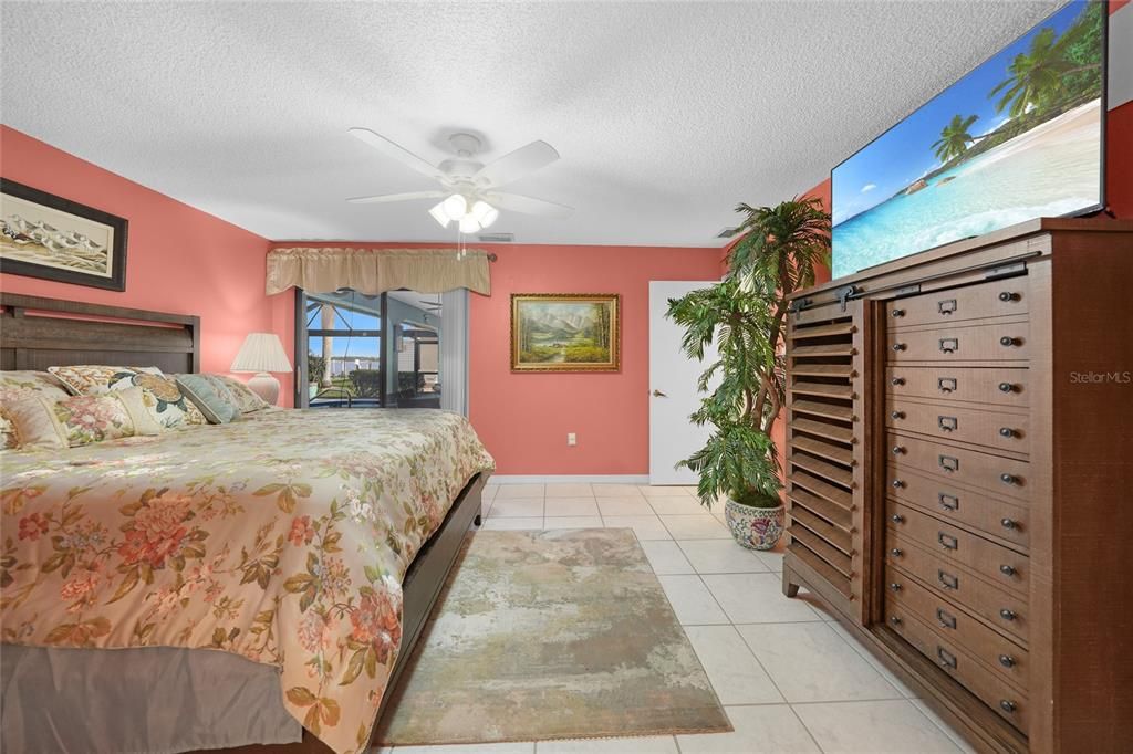 For Sale: $530,000 (2 beds, 2 baths, 1338 Square Feet)