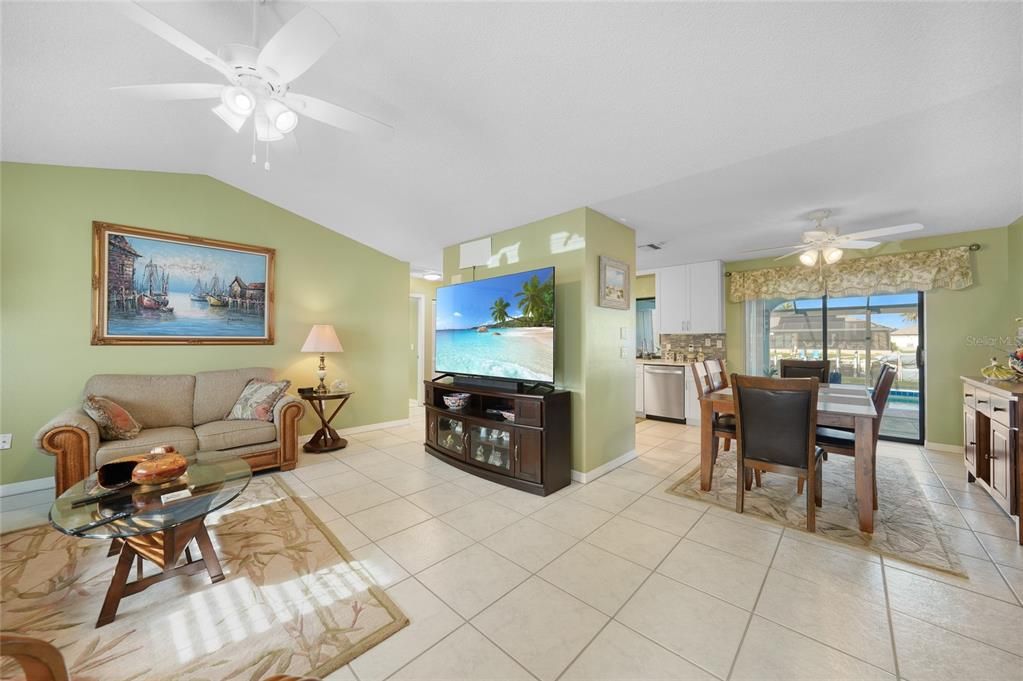 For Sale: $530,000 (2 beds, 2 baths, 1338 Square Feet)