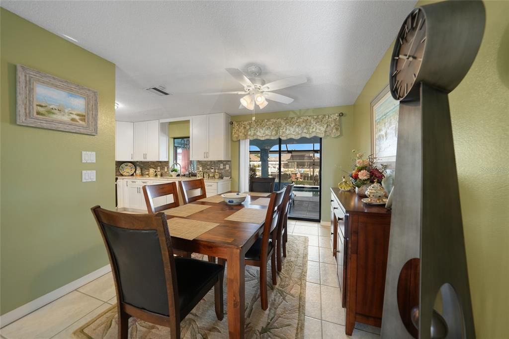 For Sale: $530,000 (2 beds, 2 baths, 1338 Square Feet)