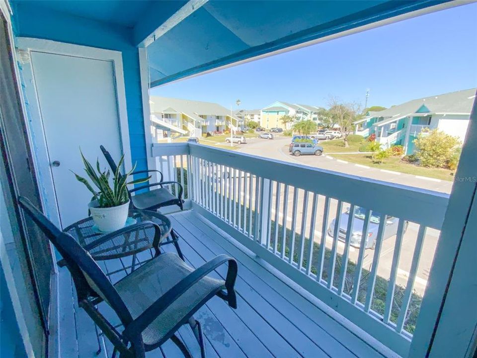 For Sale: $129,900 (1 beds, 1 baths, 563 Square Feet)