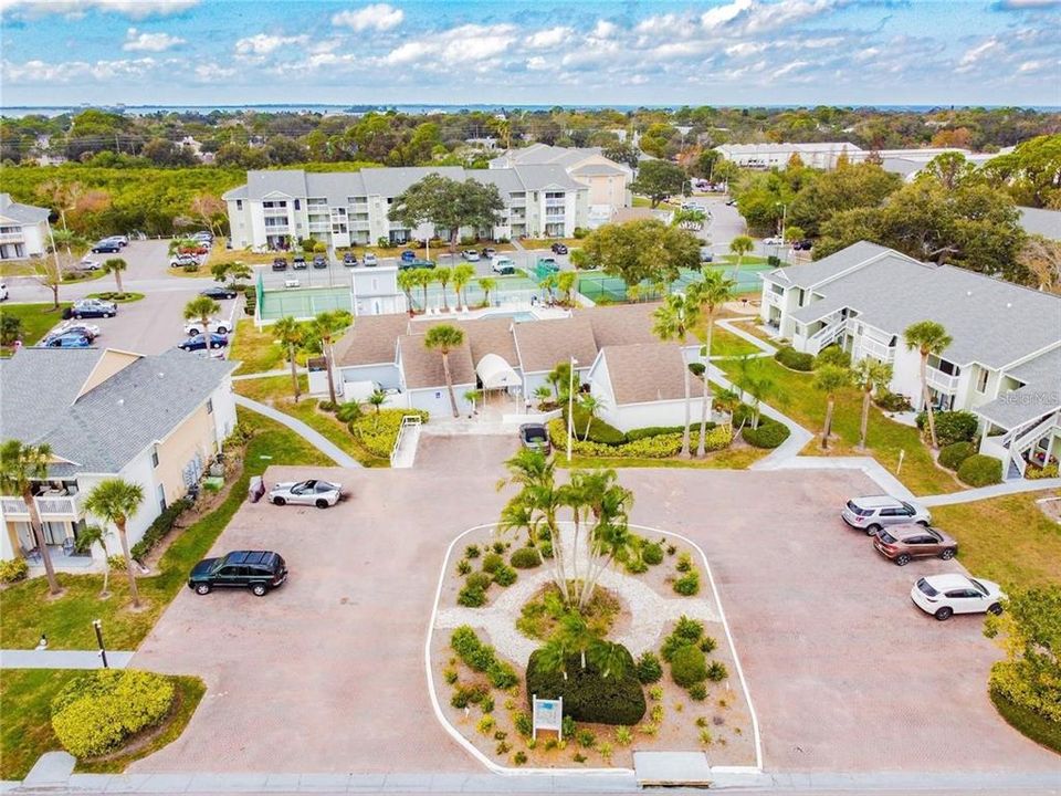 For Sale: $129,900 (1 beds, 1 baths, 563 Square Feet)