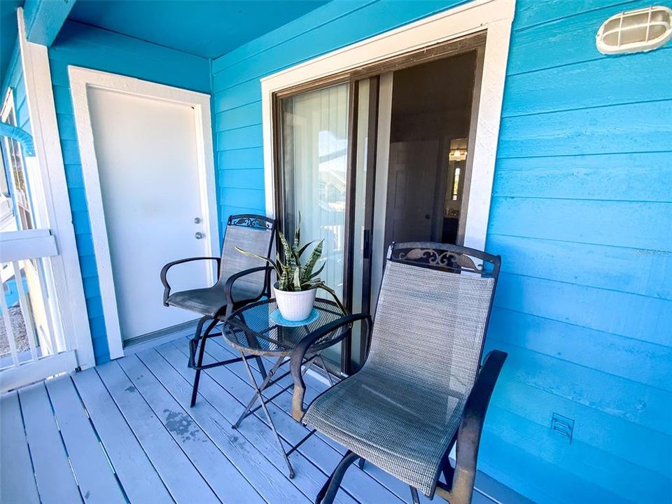 For Sale: $129,900 (1 beds, 1 baths, 563 Square Feet)