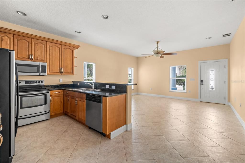 待售: $900,000 (3 贝兹, 3 浴室, 2196 平方英尺)