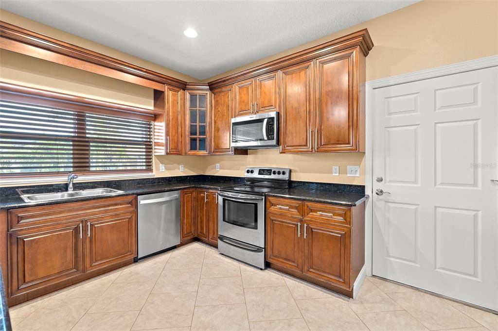 待售: $900,000 (3 贝兹, 3 浴室, 2196 平方英尺)