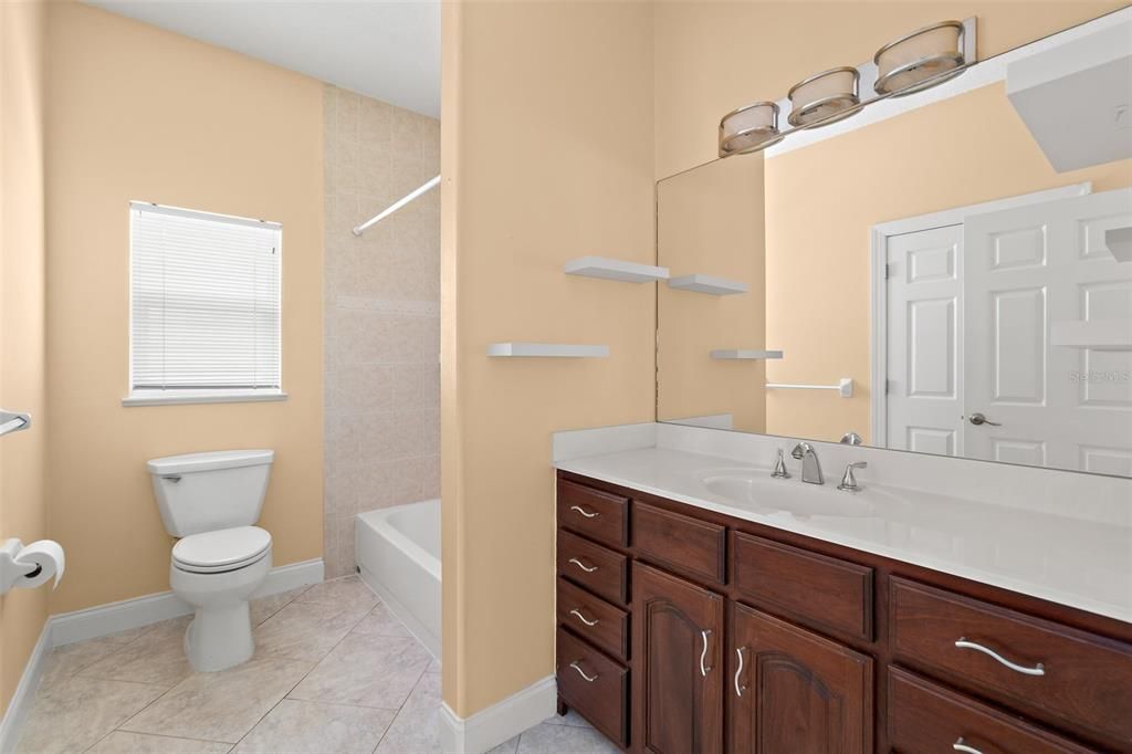 待售: $900,000 (3 贝兹, 3 浴室, 2196 平方英尺)