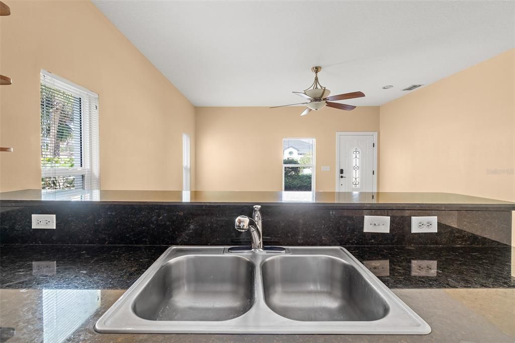 待售: $900,000 (3 贝兹, 3 浴室, 2196 平方英尺)