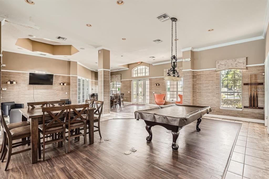 出租: $3,100 (3 贝兹, 2 浴室, 1480 平方英尺)