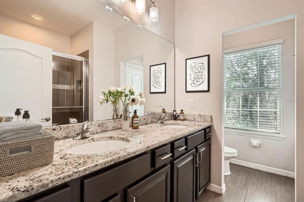 出租: $3,100 (3 贝兹, 2 浴室, 1480 平方英尺)