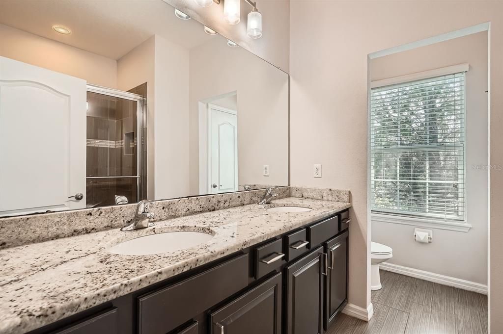 出租: $3,100 (3 贝兹, 2 浴室, 1480 平方英尺)