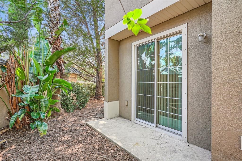 出租: $3,100 (3 贝兹, 2 浴室, 1480 平方英尺)