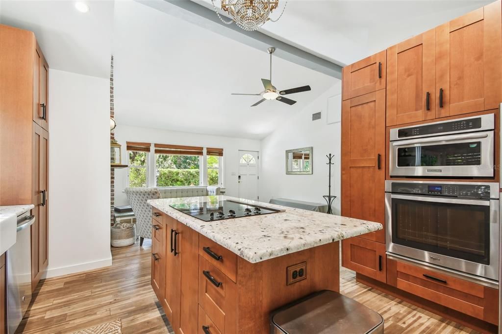 For Sale: $679,000 (2 beds, 1 baths, 1082 Square Feet)