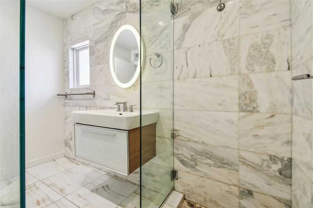 For Sale: $679,000 (2 beds, 1 baths, 1082 Square Feet)