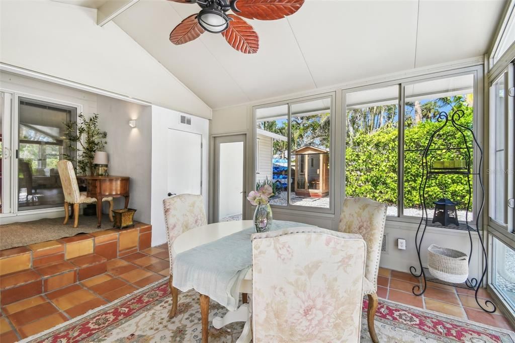 For Sale: $679,000 (2 beds, 1 baths, 1082 Square Feet)