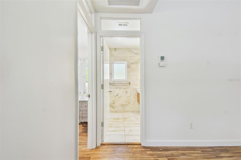 For Sale: $679,000 (2 beds, 1 baths, 1082 Square Feet)