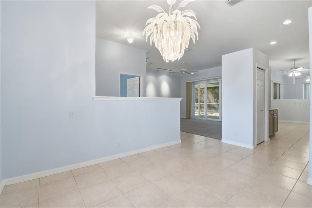 待售: $309,000 (3 贝兹, 2 浴室, 2315 平方英尺)