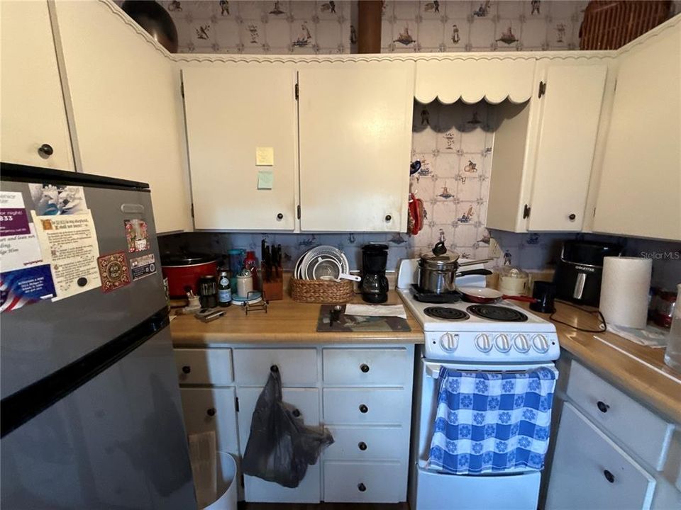 For Sale: $349,900 (4 beds, 3 baths, 2657 Square Feet)