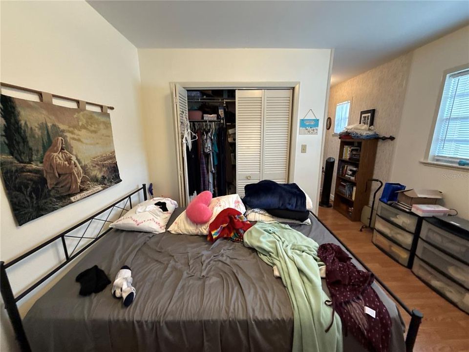 For Sale: $349,900 (4 beds, 3 baths, 2657 Square Feet)