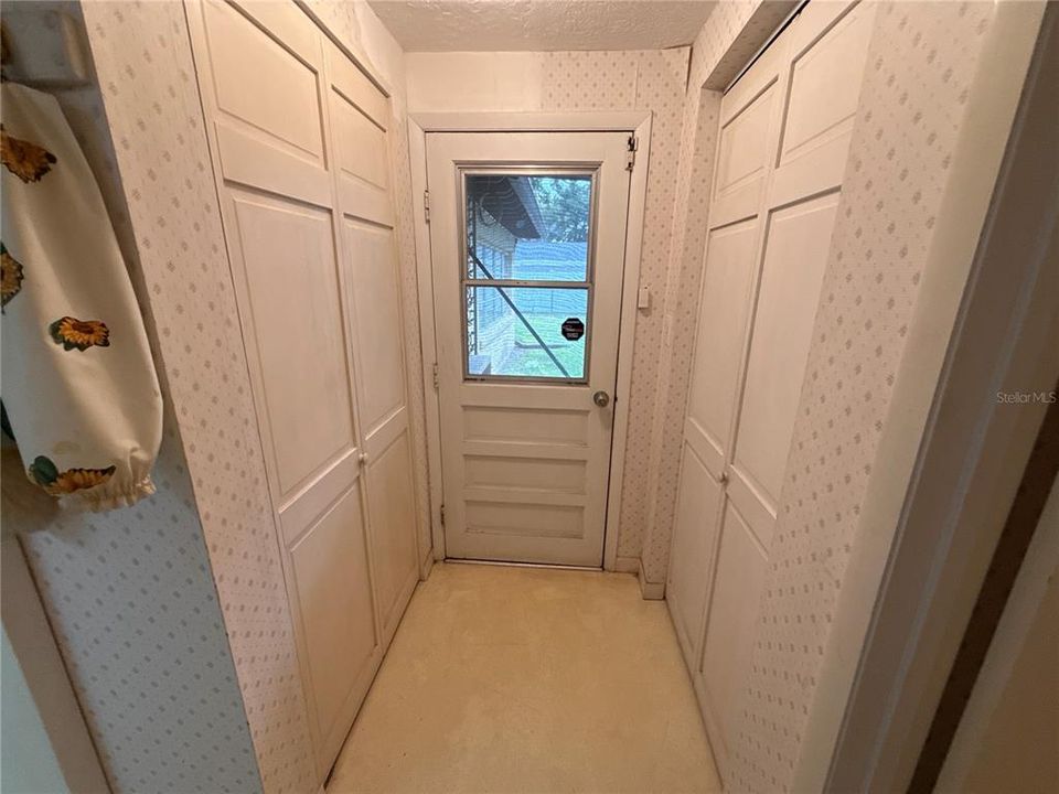 For Sale: $349,900 (4 beds, 3 baths, 2657 Square Feet)