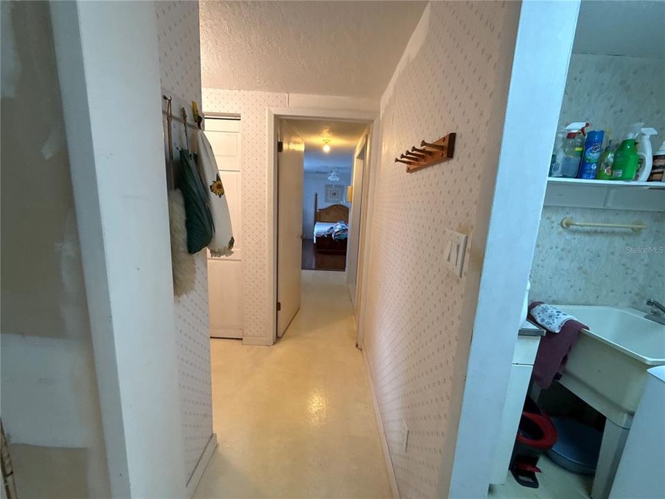 For Sale: $349,900 (4 beds, 3 baths, 2657 Square Feet)