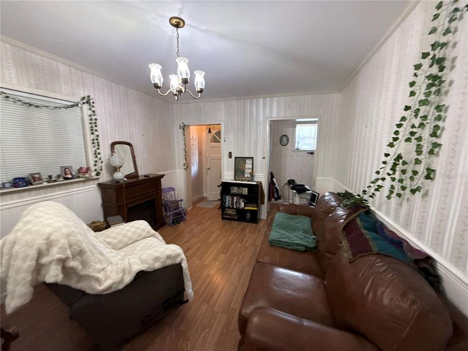 For Sale: $349,900 (4 beds, 3 baths, 2657 Square Feet)