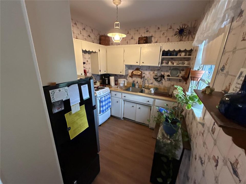 For Sale: $349,900 (4 beds, 3 baths, 2657 Square Feet)